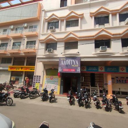 Hotel Aaditya Palace Bhusāwal Kültér fotó