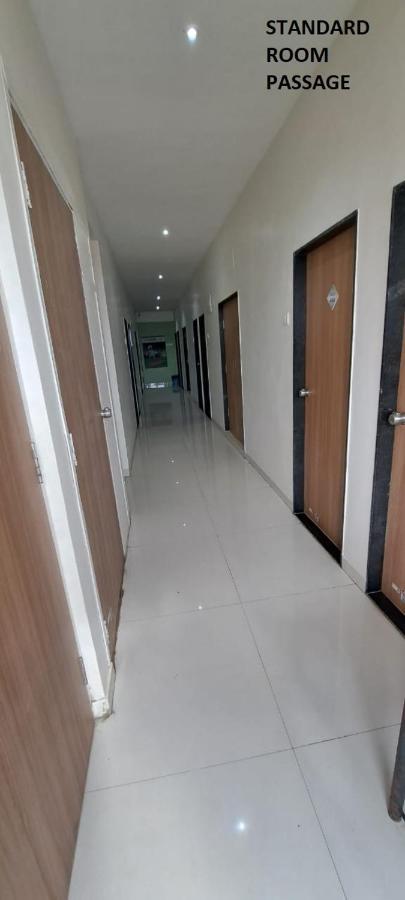 Hotel Aaditya Palace Bhusāwal Kültér fotó